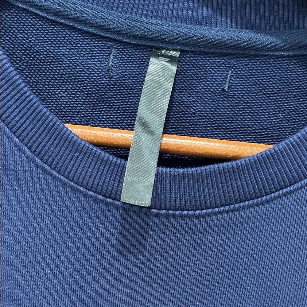 Fabletics Sweatshirt. Nwt . Soft And The Most Com… - image 4